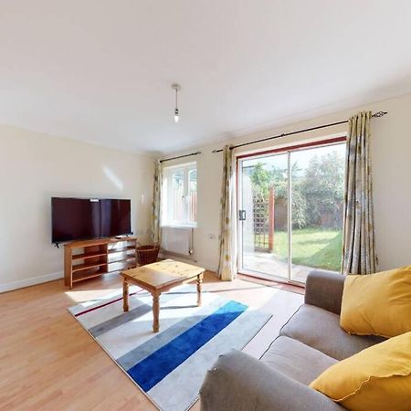 Super 2 Bed House With Privategarden Londra Exterior foto