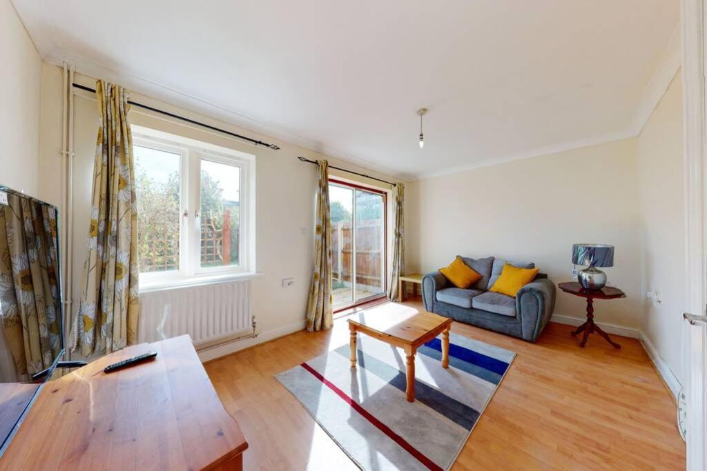 Super 2 Bed House With Privategarden Londra Exterior foto